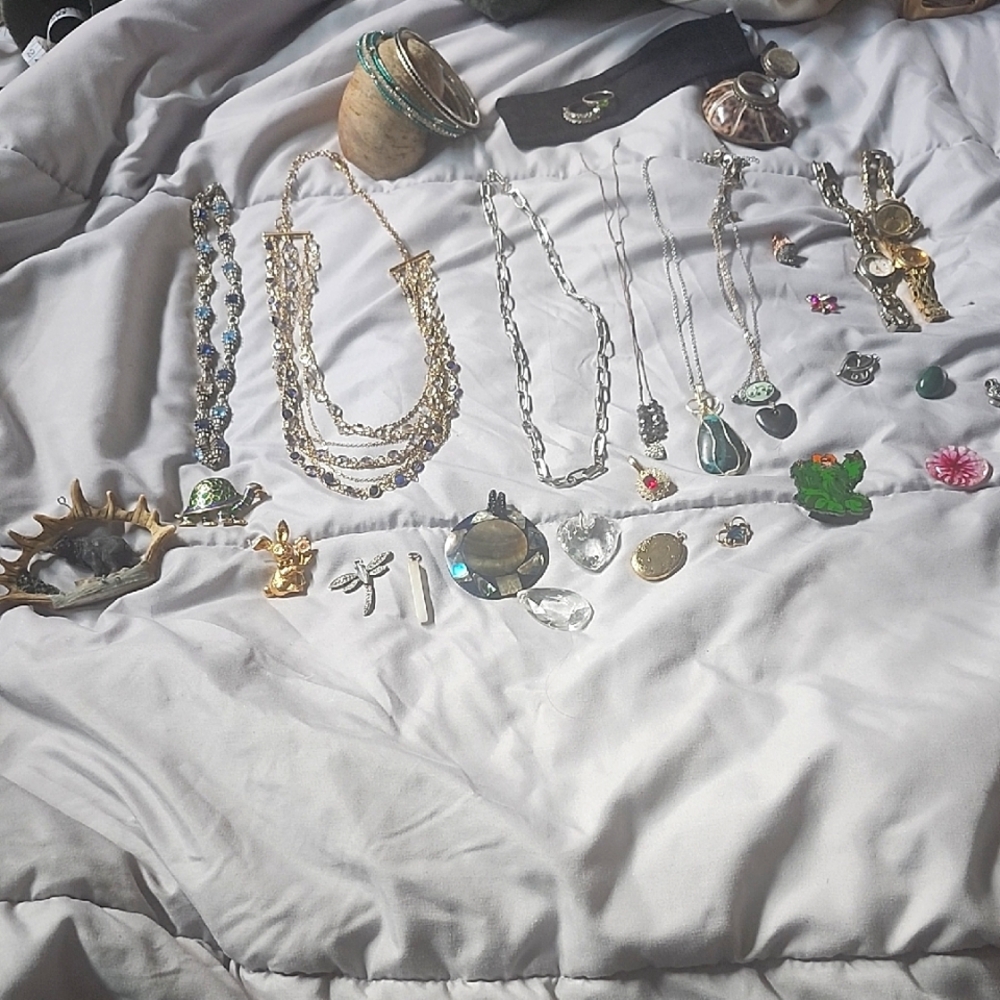 Random Jewelry Pieces.. Some Pendants..pins..old Watches ..old Necklaces..